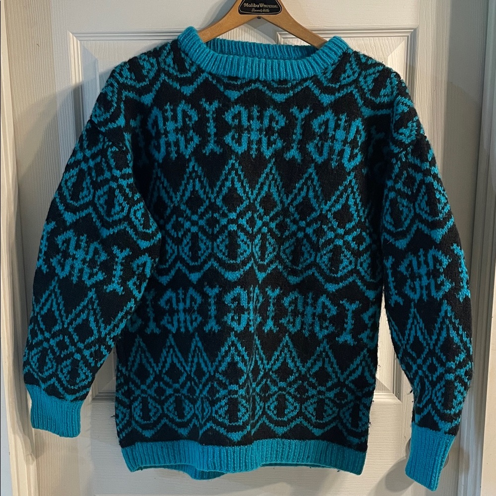 Black and Teal spunky 90s Acrylic Sweater